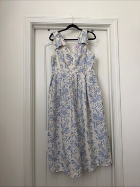 entro Cream and Blue Floral Tie-Shoulder Midi Dress
